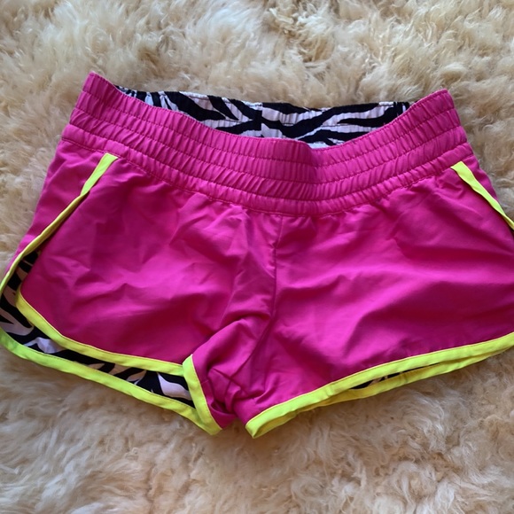 Women’s size small reversible zebra & pink short shorts - Picture 3 of 7